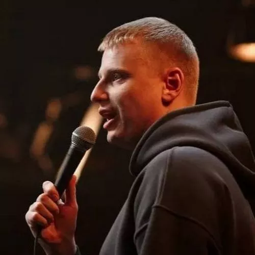 Слава Комиссаренко